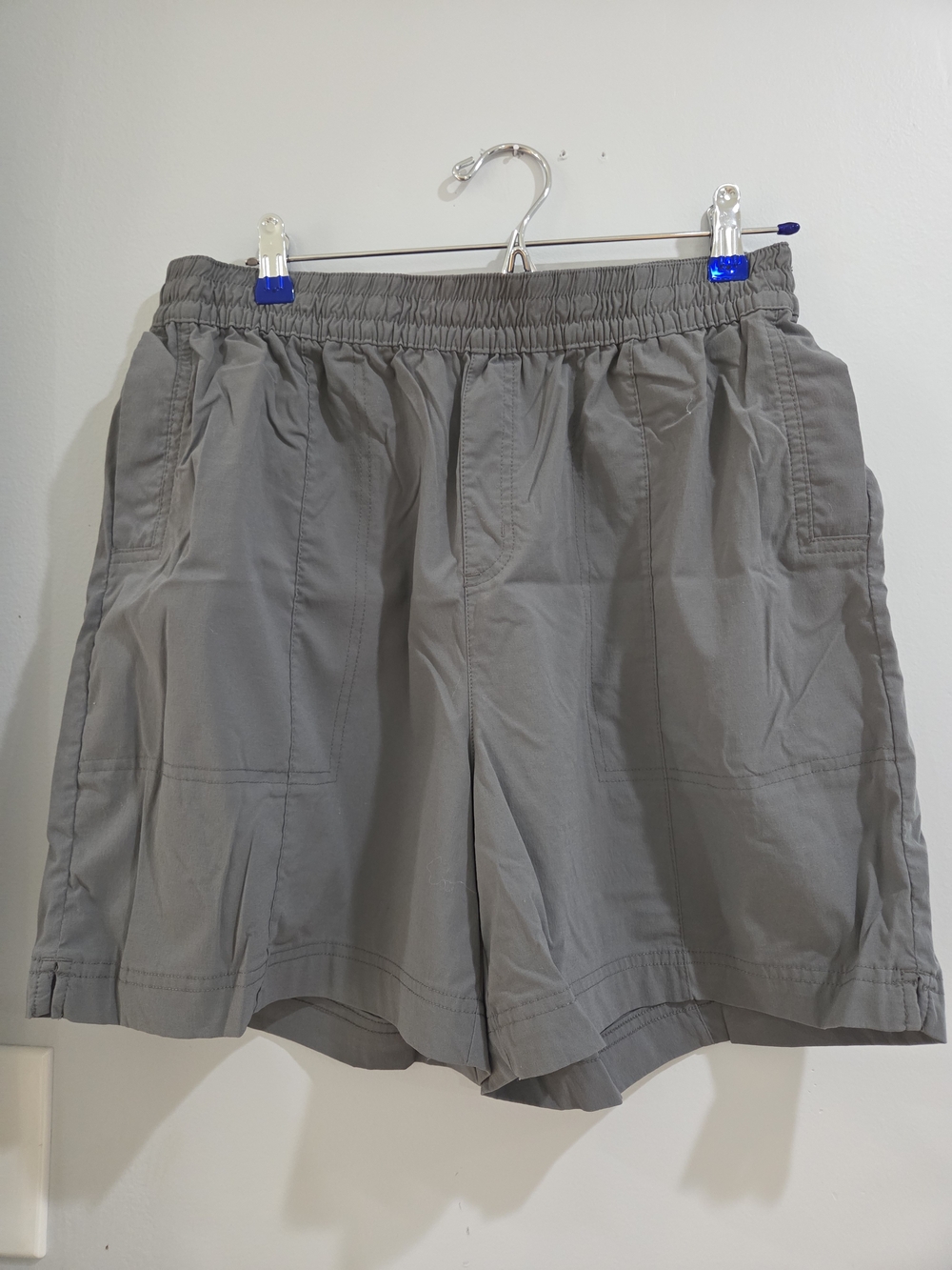 Columbia Light Gray Women's Active Shorts